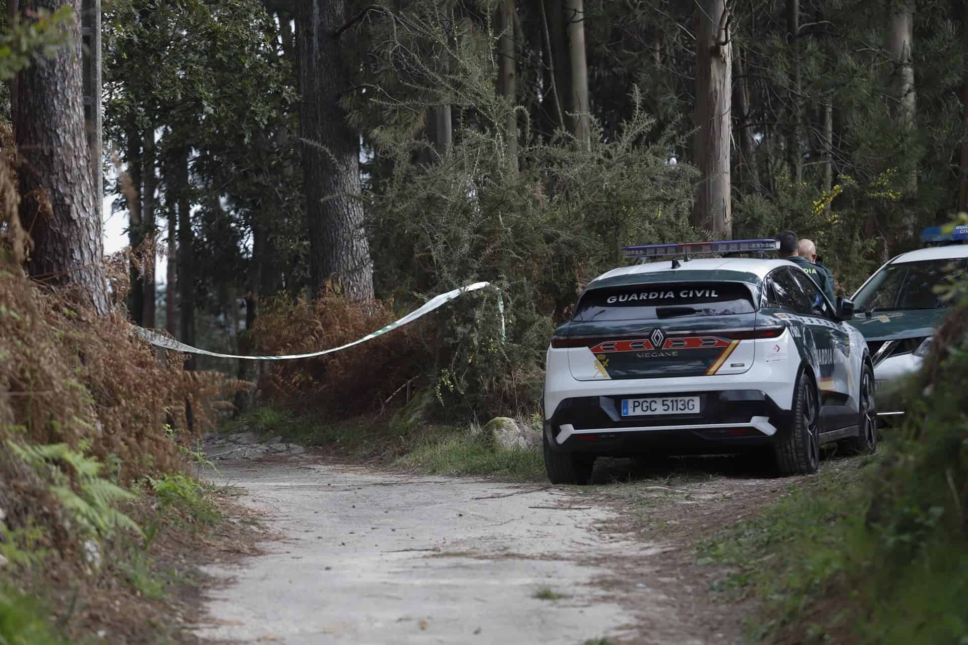 El dispositivo de la Guardia Civil cerca de la vivienda de la expareja de la mujer hallada muerta en Baiona | EP