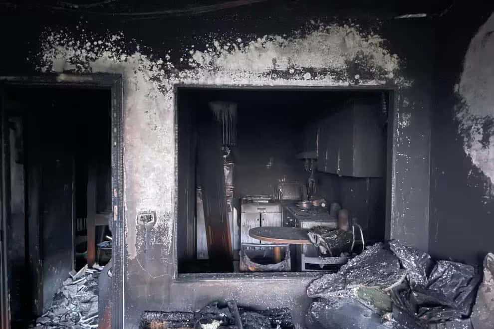 Imagen del interior del primer piso de un edificio de tres alturas en Oleiros | SEM OLEIROS