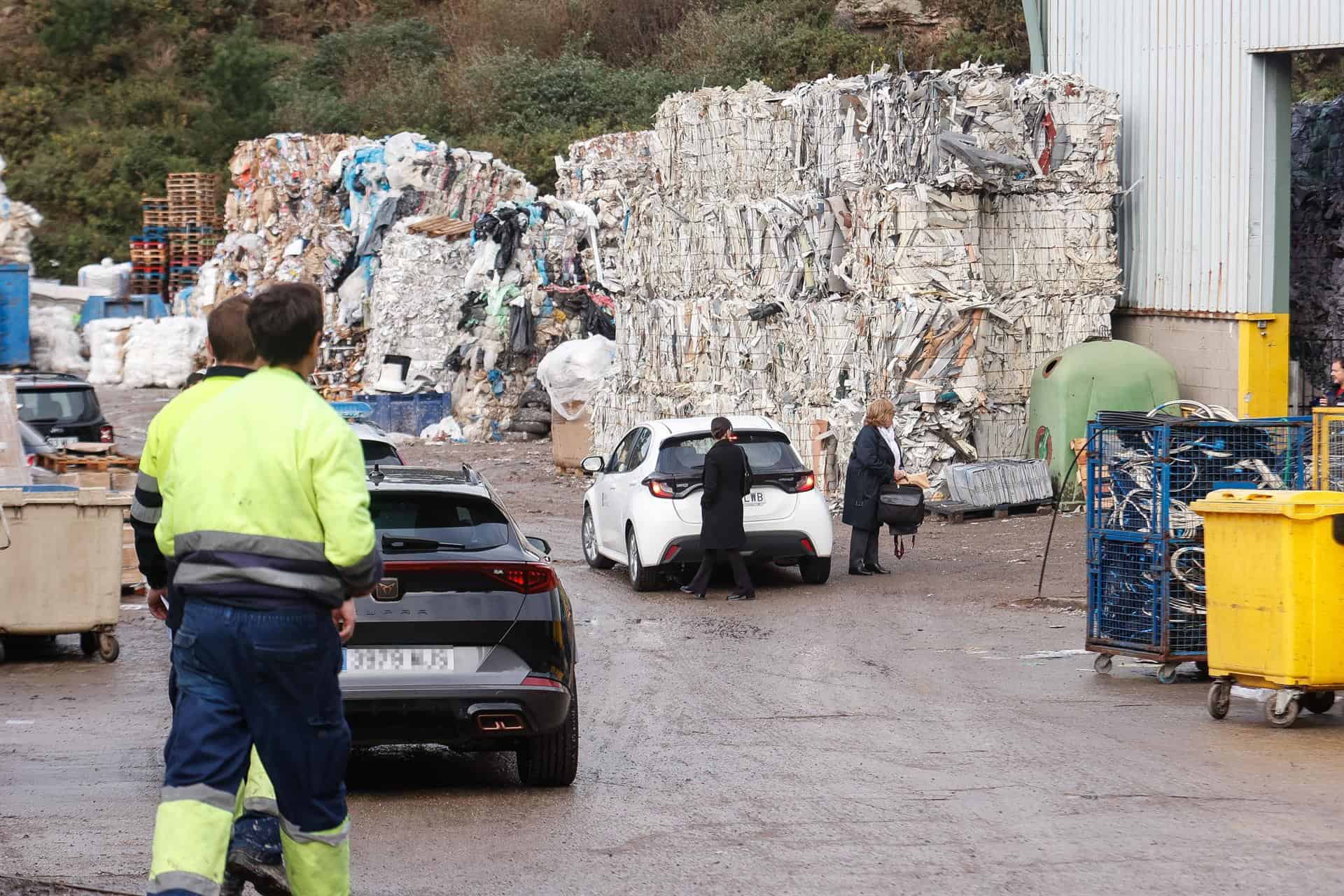 La planta de Utramic, en A Coruña, donde fue localizado el cadáver dentro de un contenedor de papel | EP