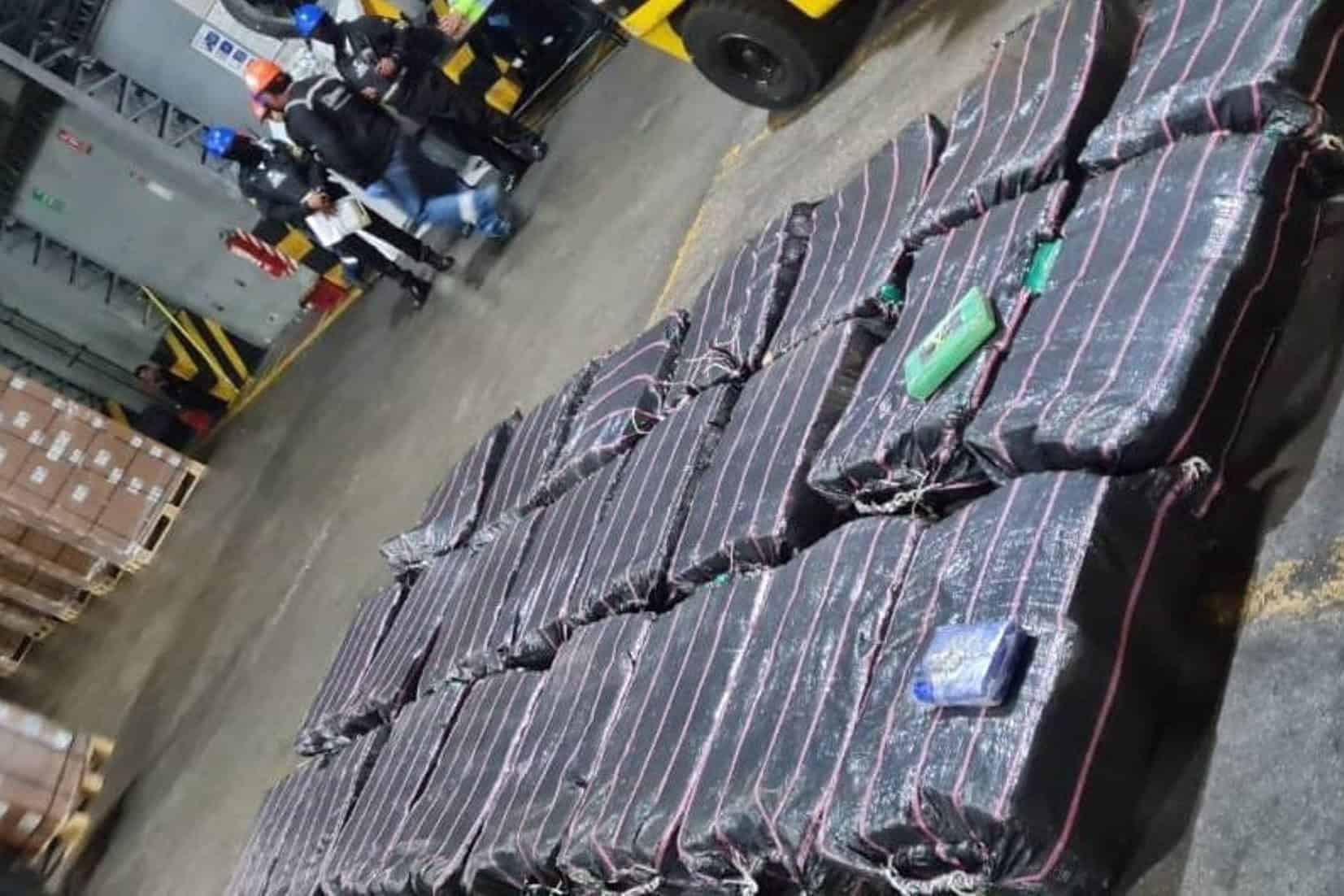 Droga incautada en Guayaquil con destino a Vigo |
POLICÍA DE ECUADOR