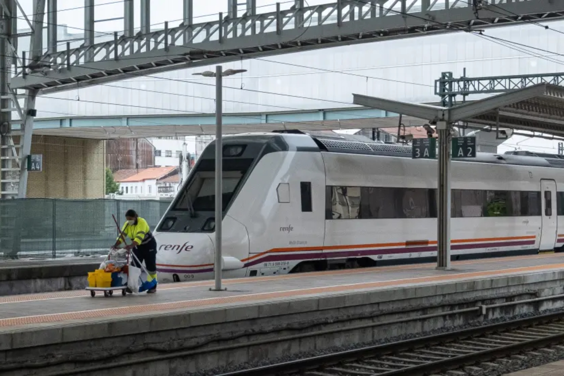 Imagen de archivo de la estación de tren de Santiago | EP