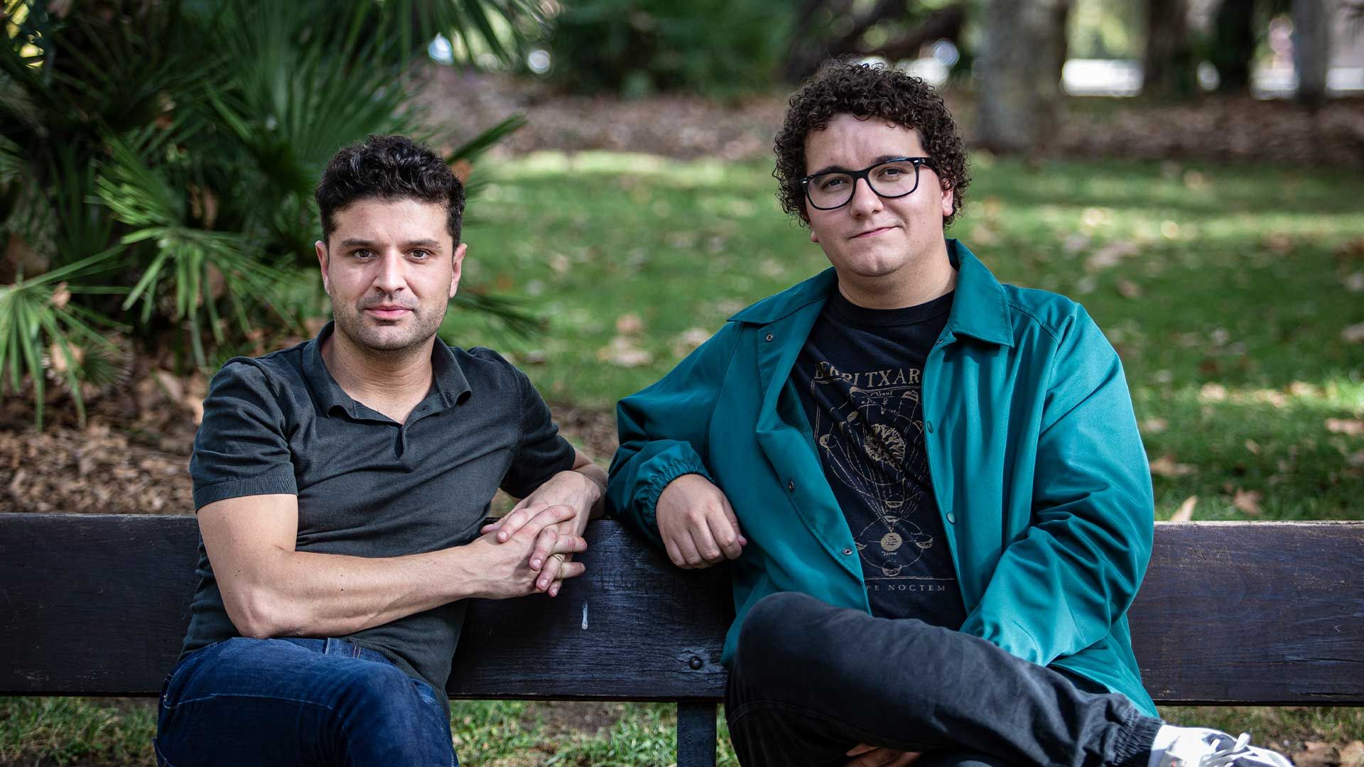 Facu Díaz y Miguel Maldonado participarán en el Carballo Interplay con su espectáculo «Rajando con…», el viernes 26 a las 21:00 en el Mercado de Carballo.
