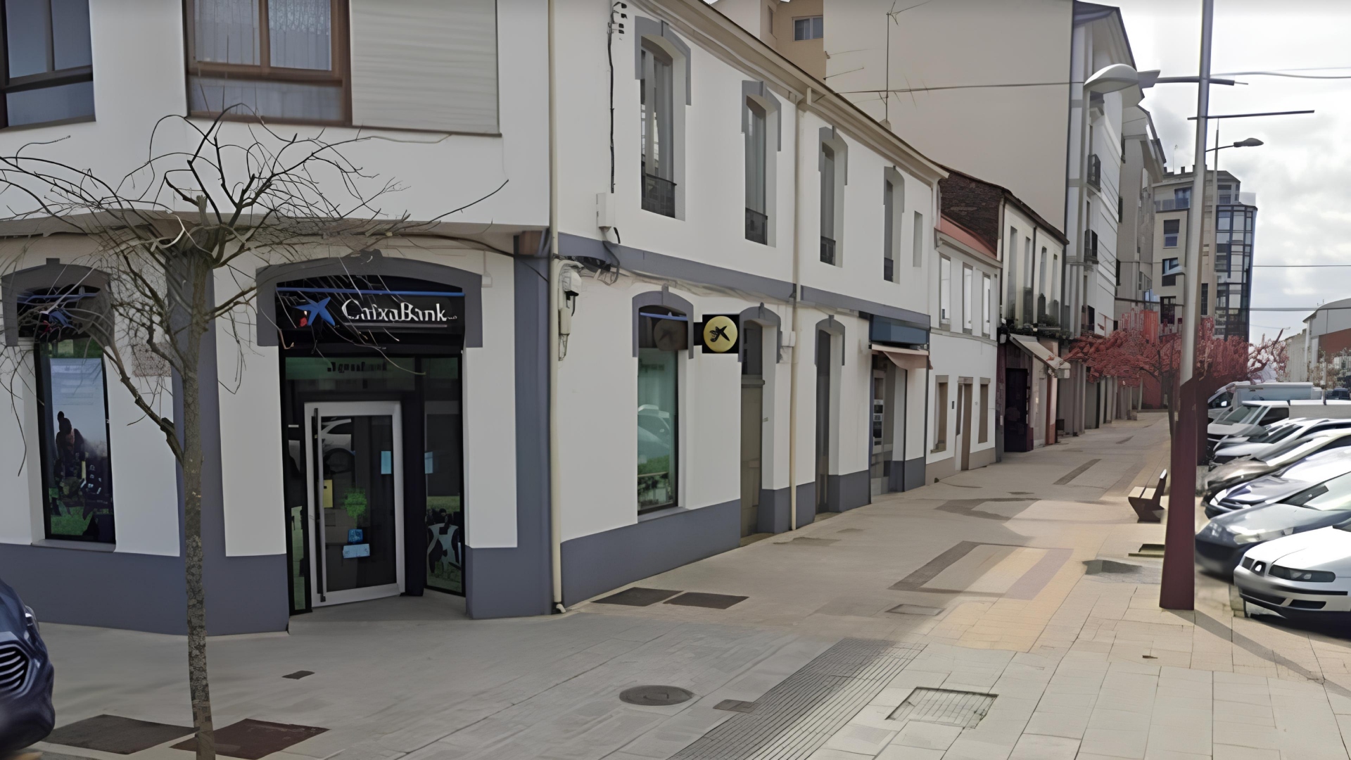 Imagen de archivo de la oficina de CaixaBank de Melide | GE