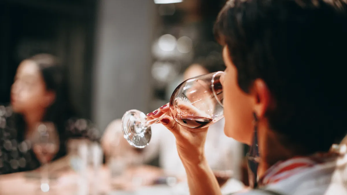 La UIMP reúne en A Coruña a bodegueras, sumilleres y académicos para repensar el vino
