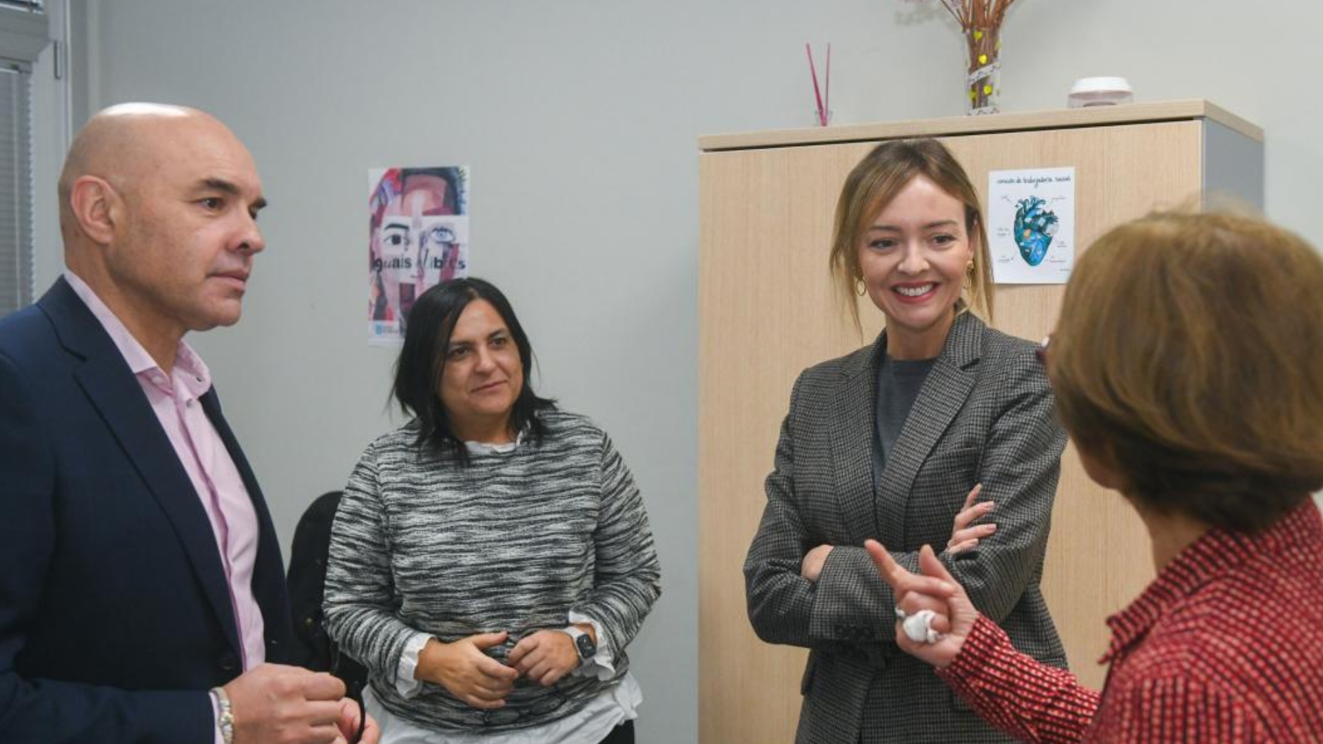 La conselleira de Igualdade, Fabiola García, y el director xeral de Loita contra a Violencia de Xénero, Roberto Barba | XUNTA DE GALICIA