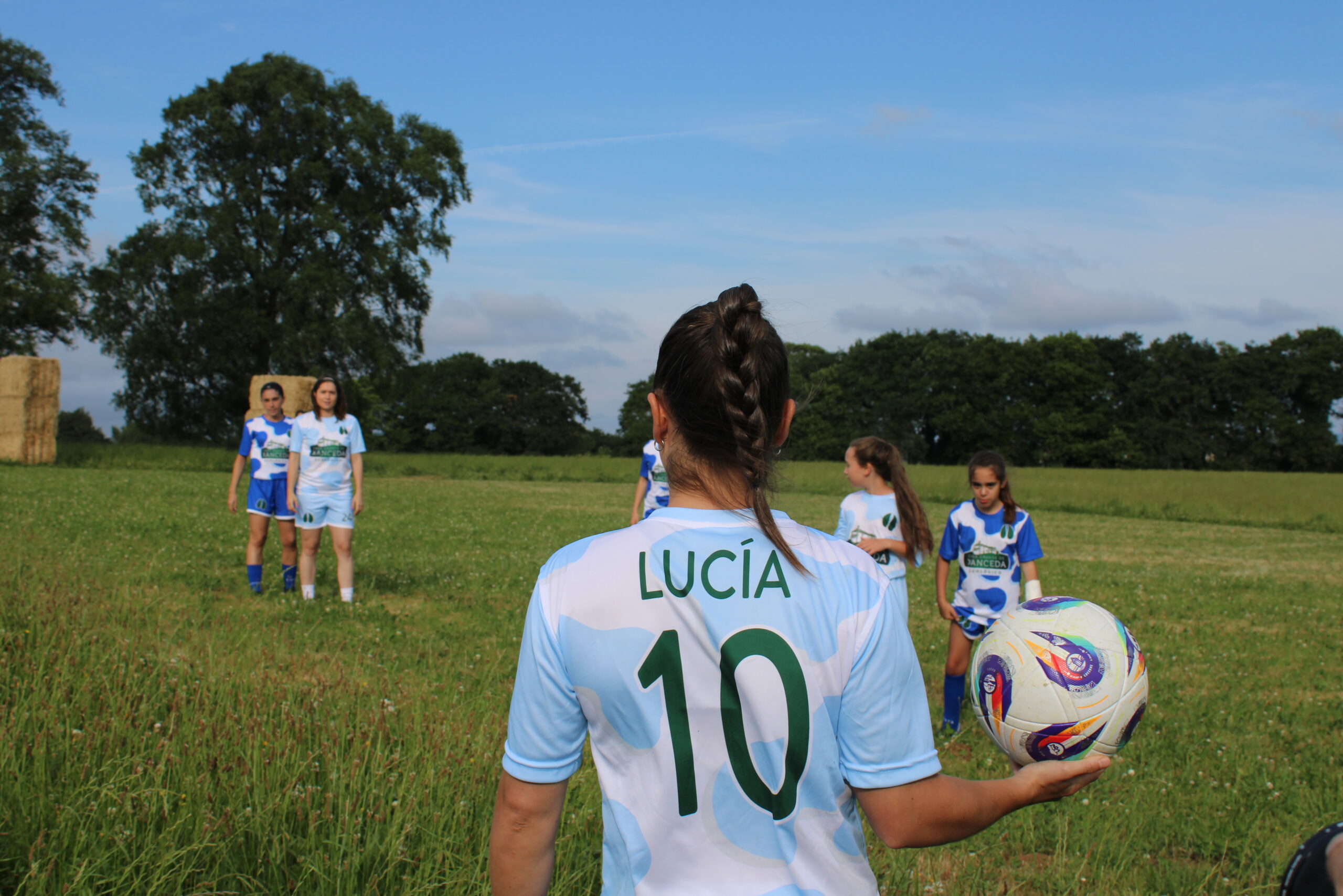Partido de fútbol disputado por las jugadoras del Abellá SDC en Casa Grande de Xanceda | Casa Grande de Xanceda