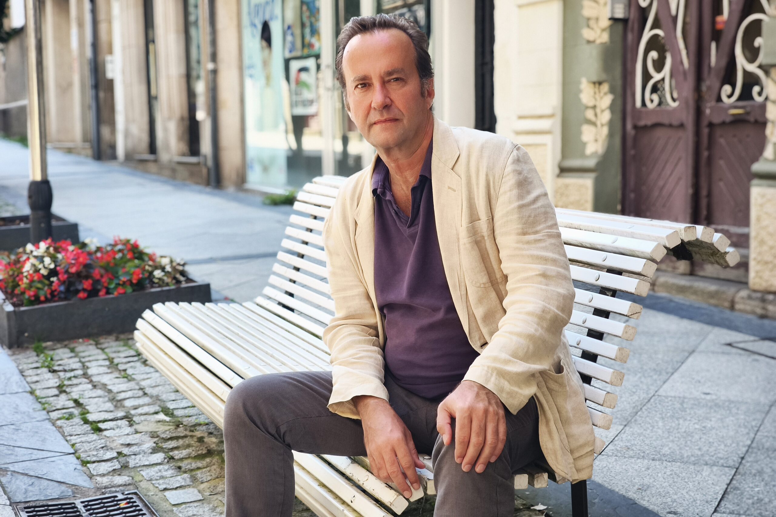 El escritor Marcos Giralt Torrent, ayer en Ferrol, donde presentó 'Los Ilusionistas', su última obra