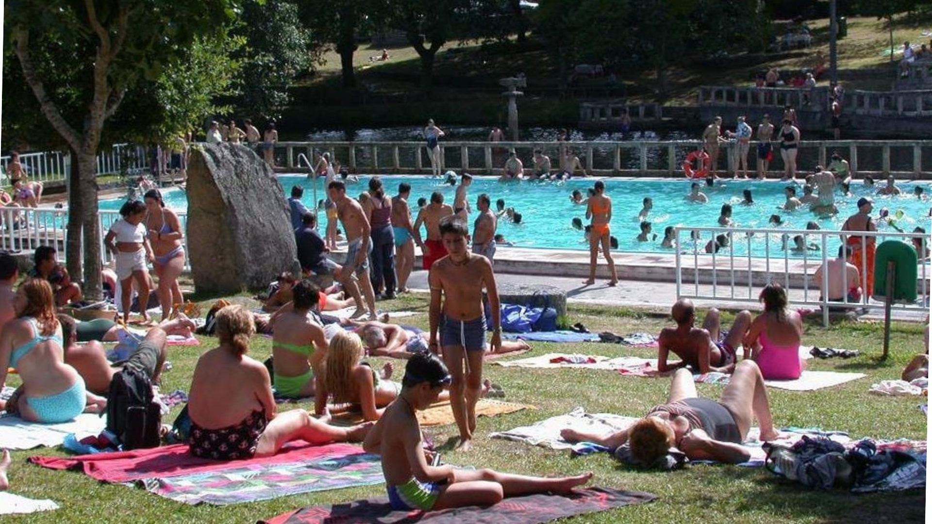 Piscina municipal de Monterroso