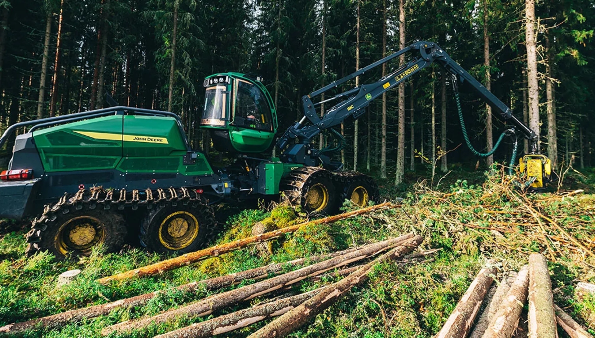 Imagen de archivo de una procesadora forestal | JOHN DEERE
