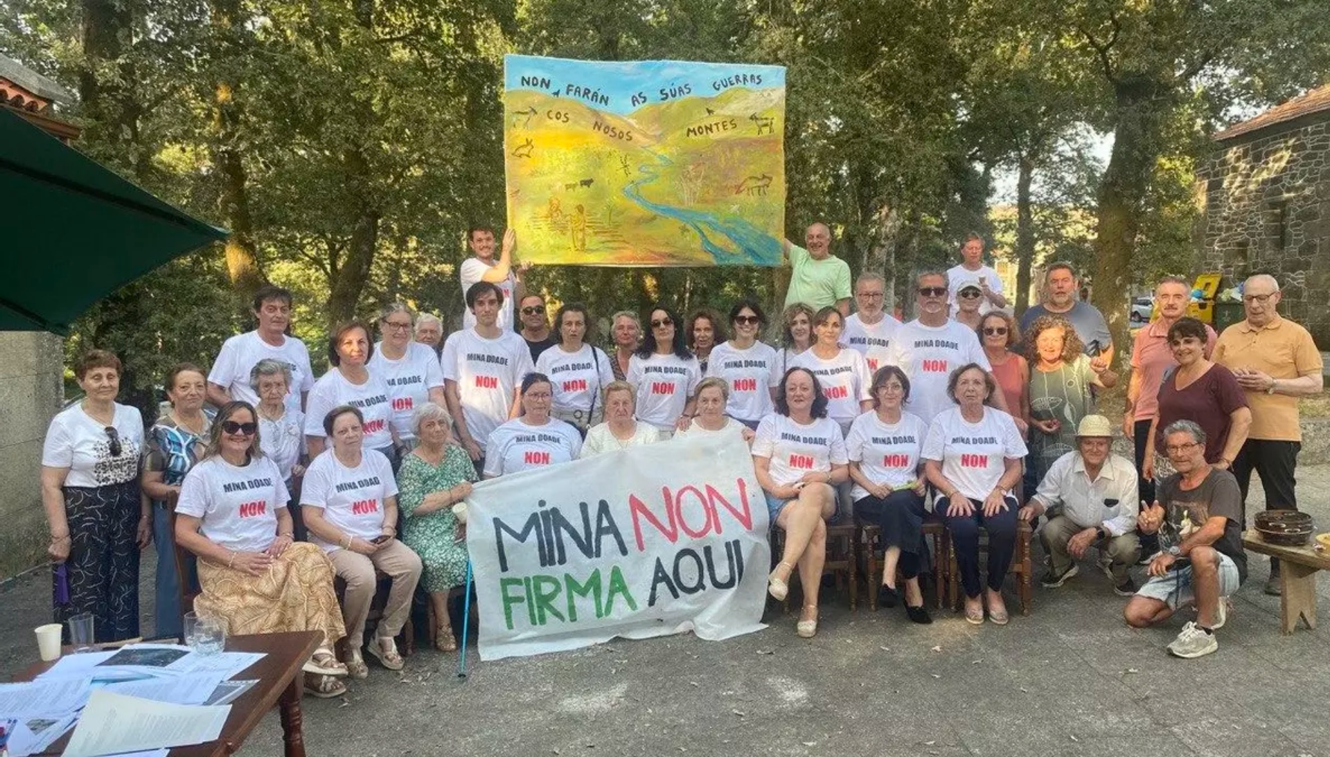 Imagen de archivo de una recogida de firmas de la Plataforma SOS Suído-Seixo contra la Mina de Doade | SOS SUÍDO-SEIXO