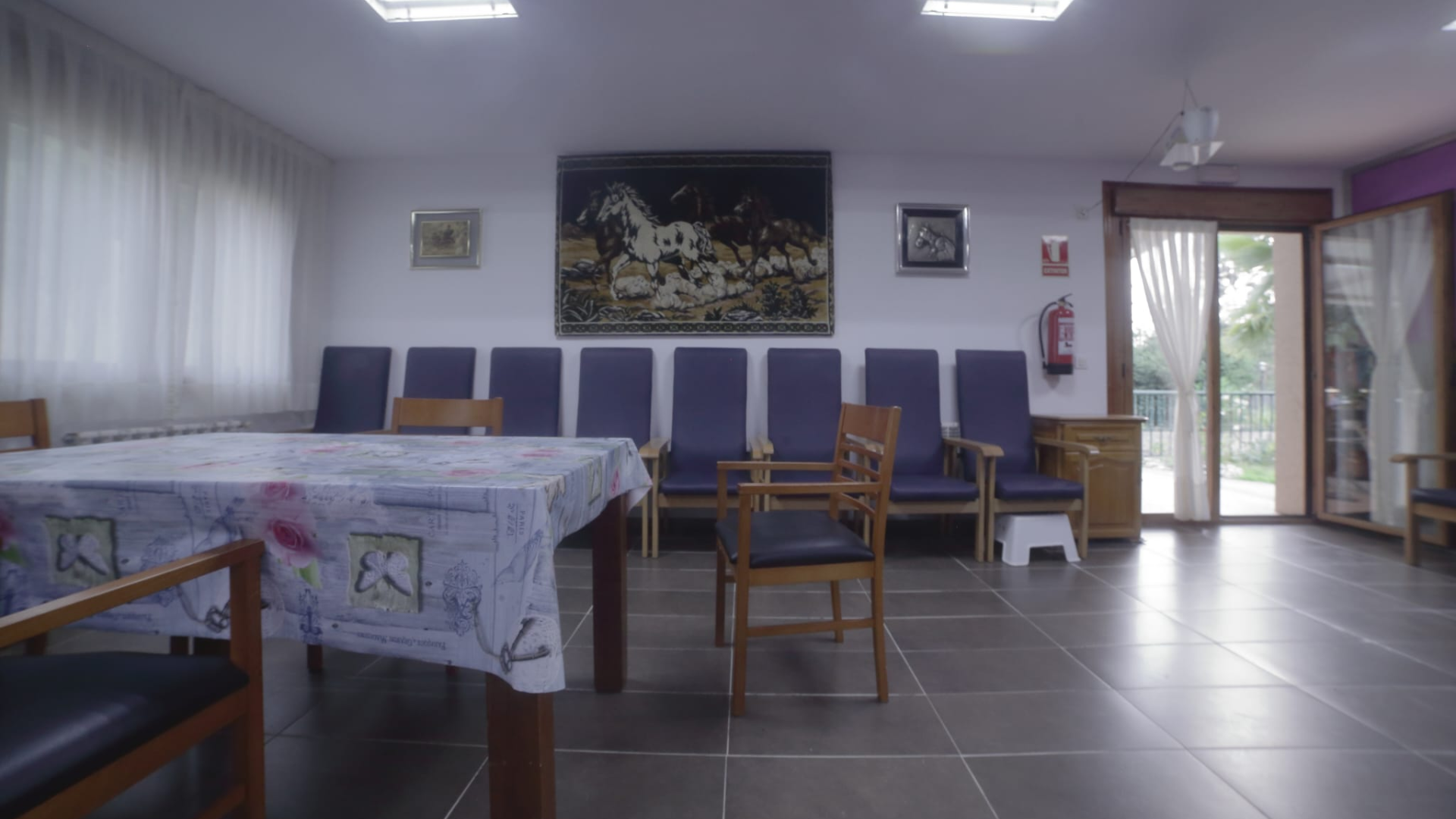 Interior de la residencia clausurada en Amoeiro