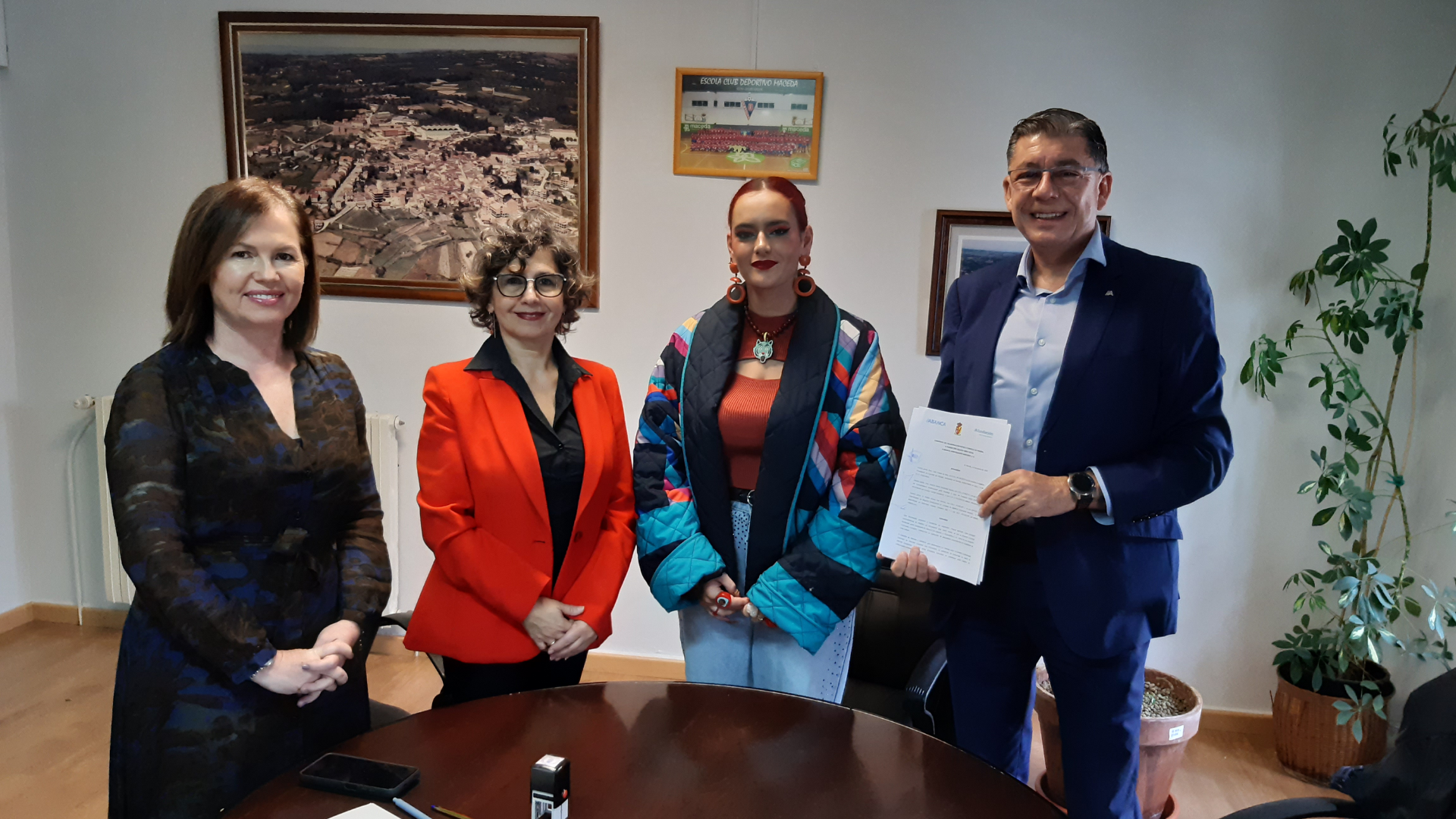 Llega a Maceda la exposición «Fauna esencial»