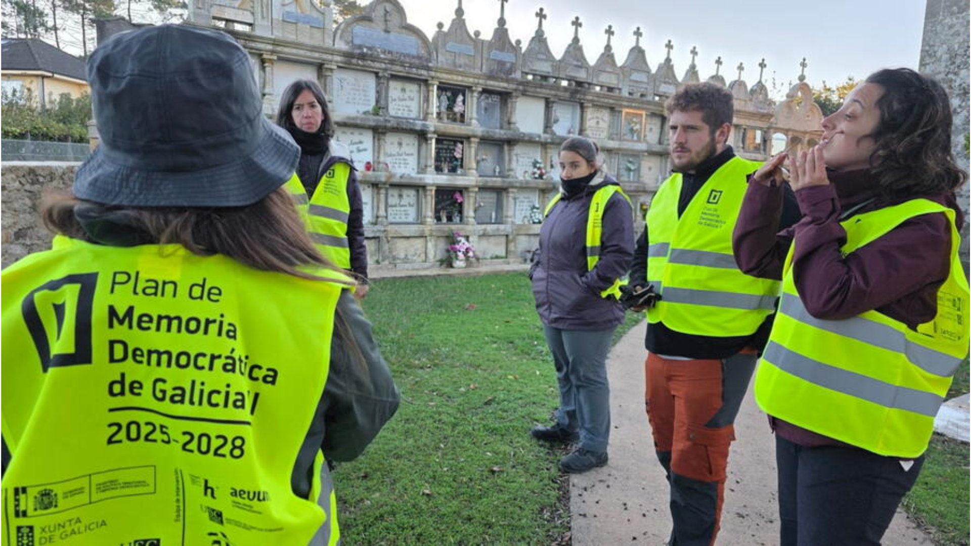la USC inicia la exhumación de dos víctimas de la represión franquista en Rianxo la USC inicia la exhumación de dos víctimas de la represión franquista en Rianxo