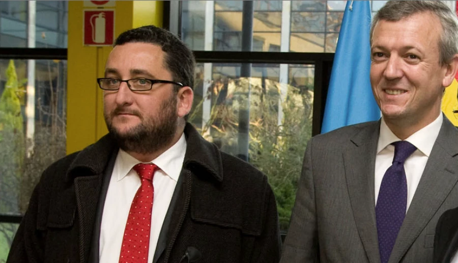 Norberto Uzal, durante su etapa como director xeral de Administración Local de la Xunta, junto a Alfonso Rueda | XUNTA