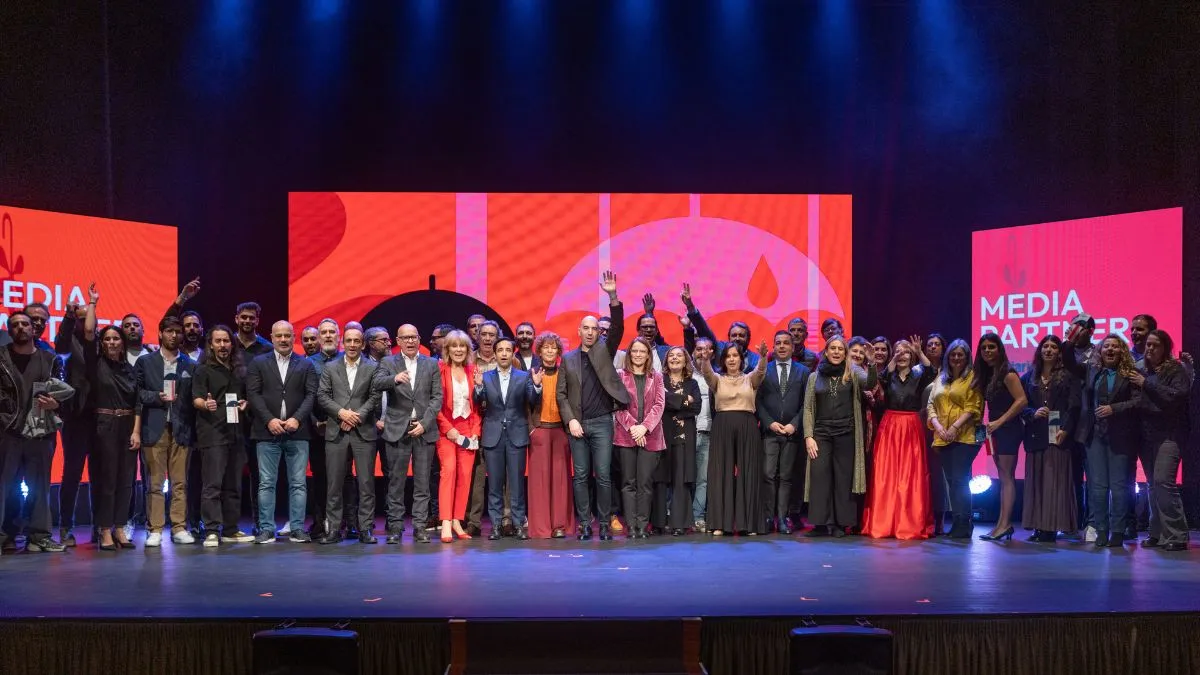 Foto de familia de los ganadores de la pasada edición