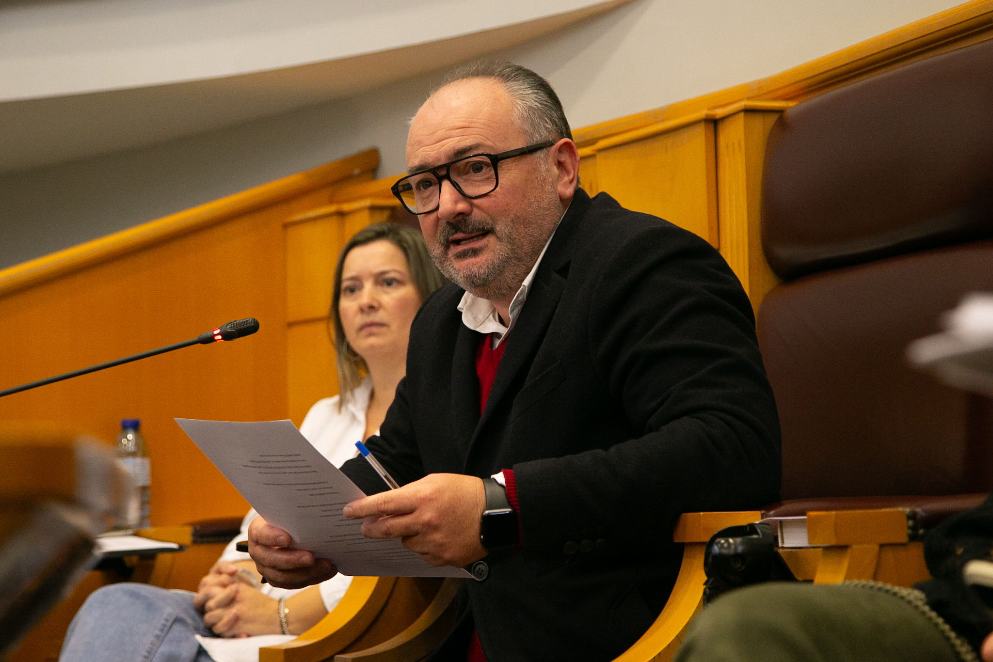 El diputado de Economía y Facenda, José Ramón Rioboo, fue el encargado de defender el proyecto durante la sesión plenaria.