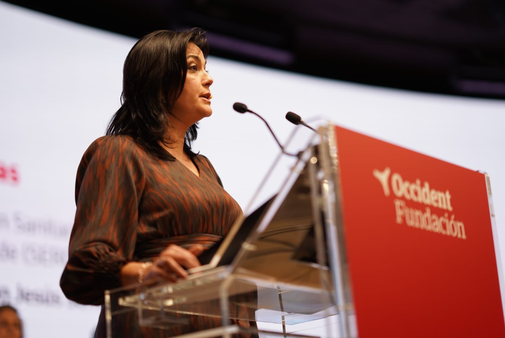 a investigadora Ana Belén Crujeiras recibe el Premio Jesús Serra 2025 en la categoría de Investigación Clínica por su estudio sobre cáncer de mama y obesidad.