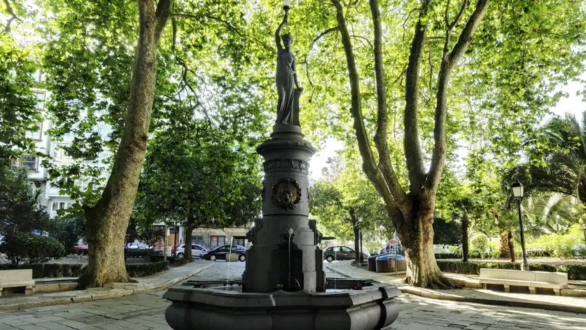 Fuente Plaza Azcárraga A Coruña