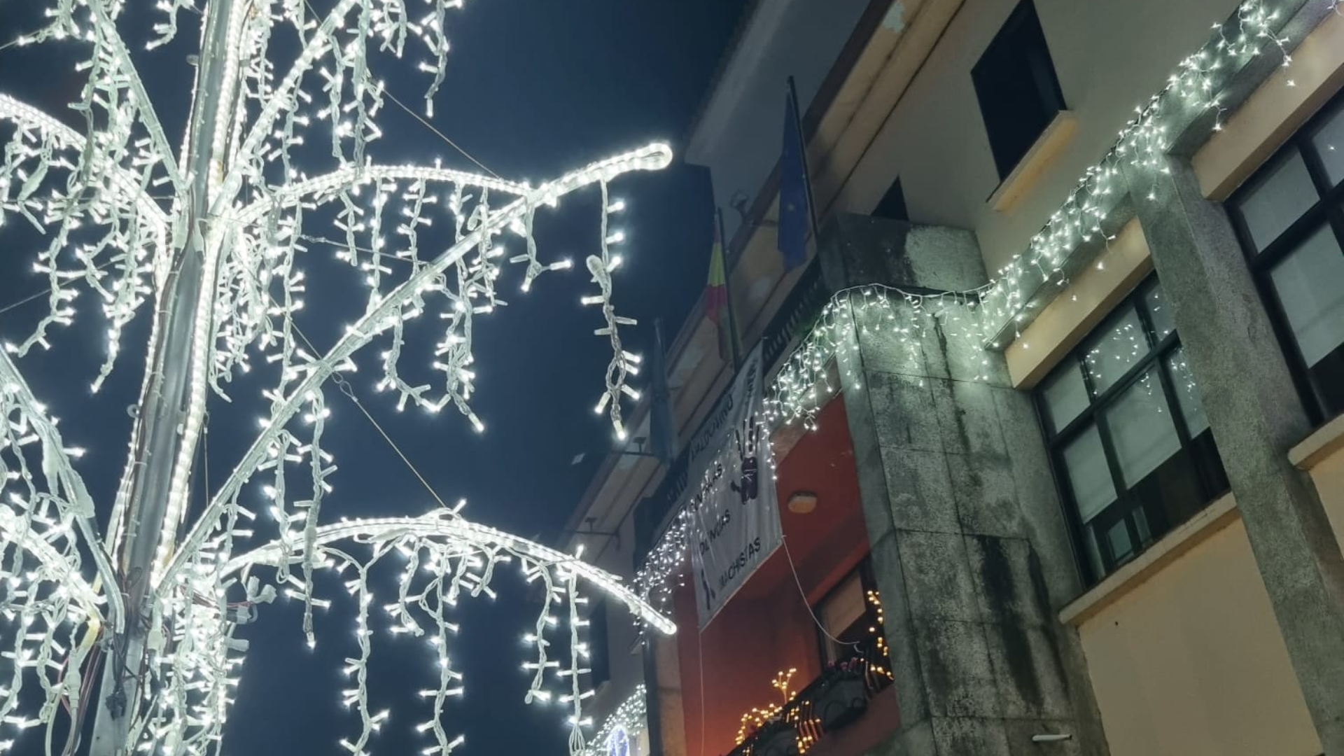 El Concello de Valdoviño encenderá la iluminación de Navidad este viernes
