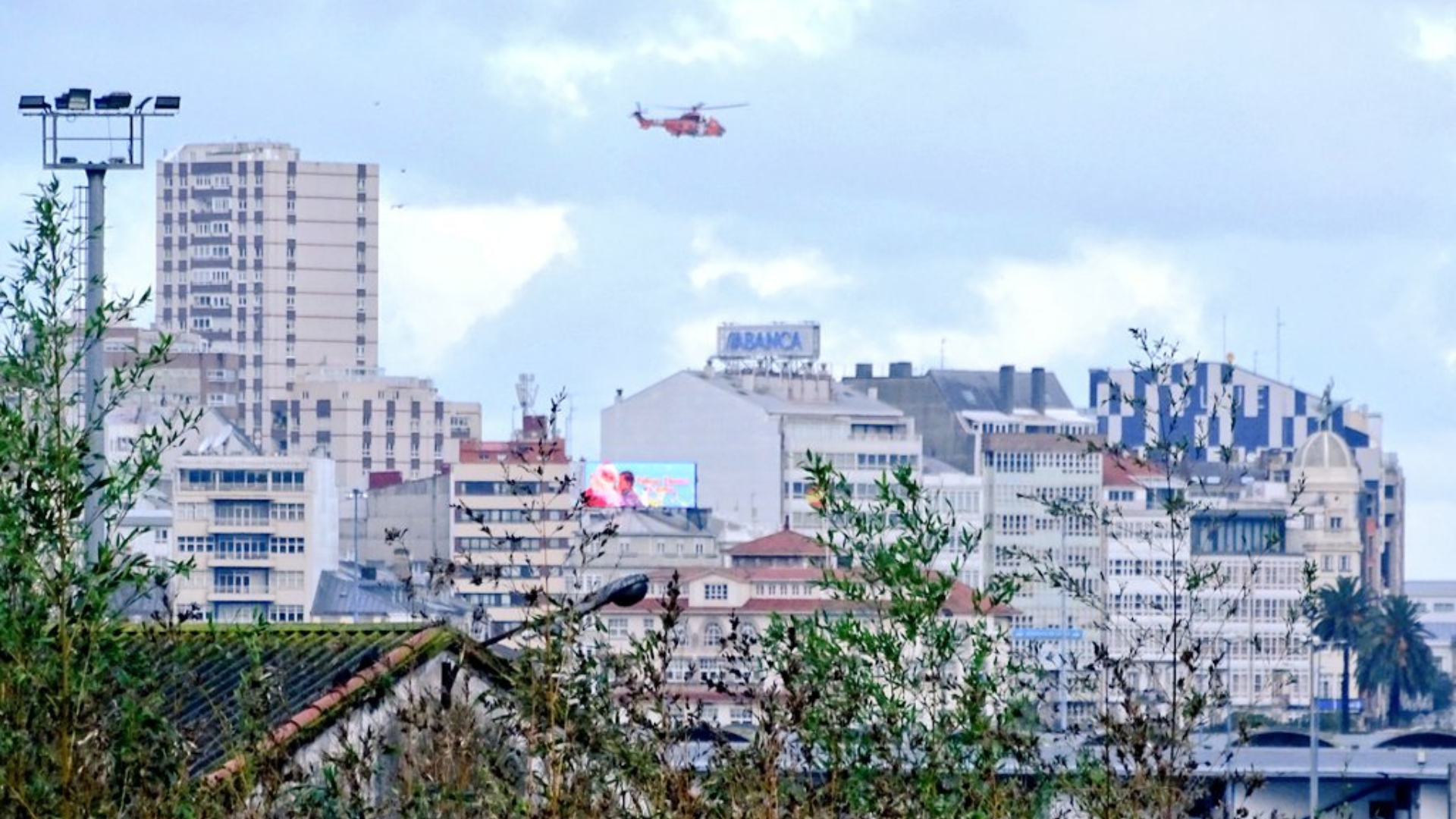 Activo un operativo de emergencia tras la desaparición de un pescador en A Coruña | Eloy TP