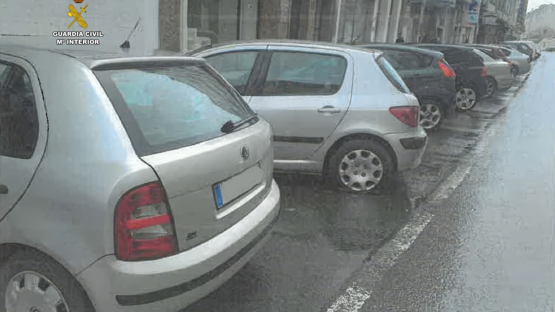 Carballo Guardia Civil ruedas pinchadas