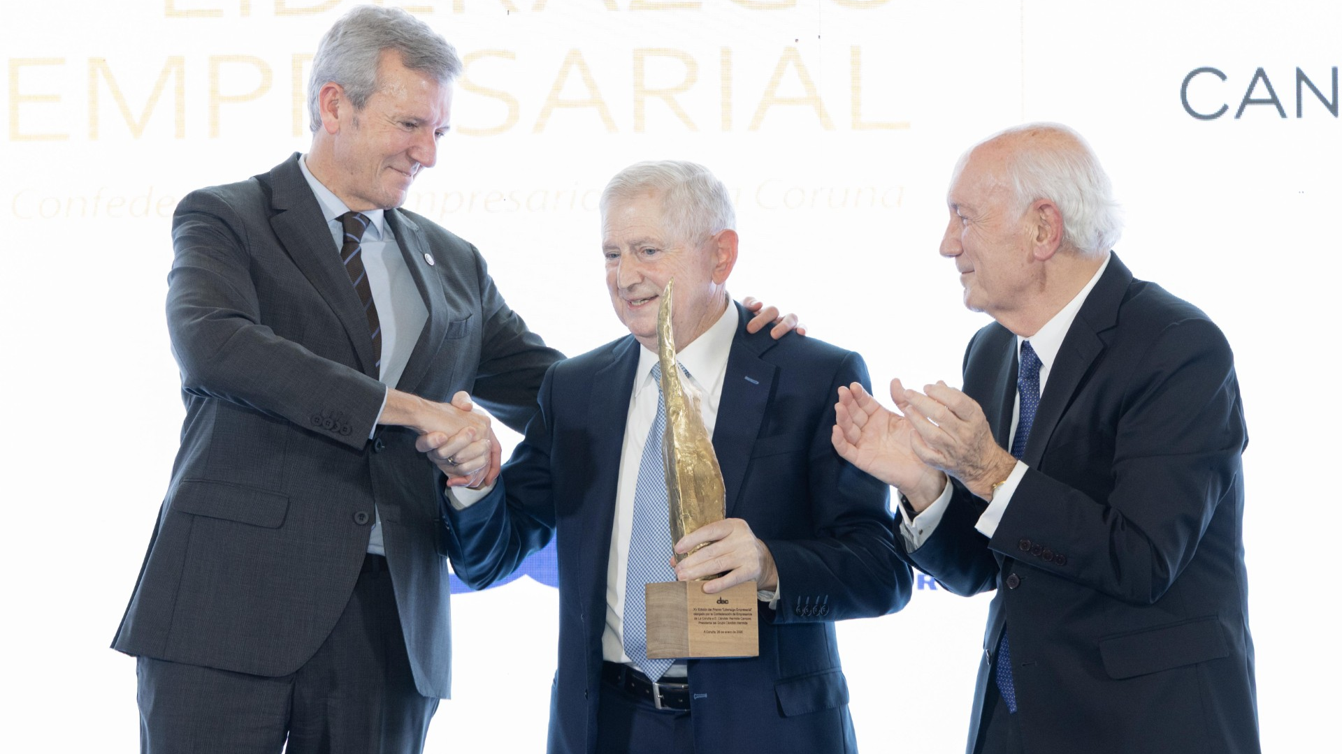 Cándido Hermida recibe el Premio ‘Liderazgo Empresarial’ de la CEC