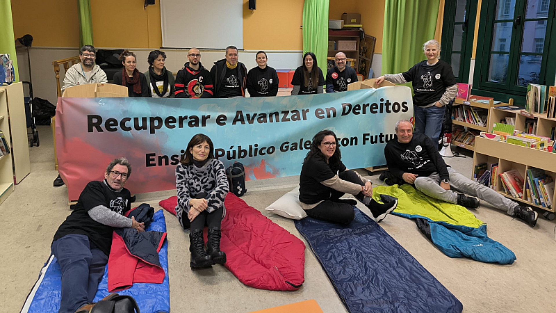 Los docentes se encierran en varios colegios de la comunidad | CIG Ensino