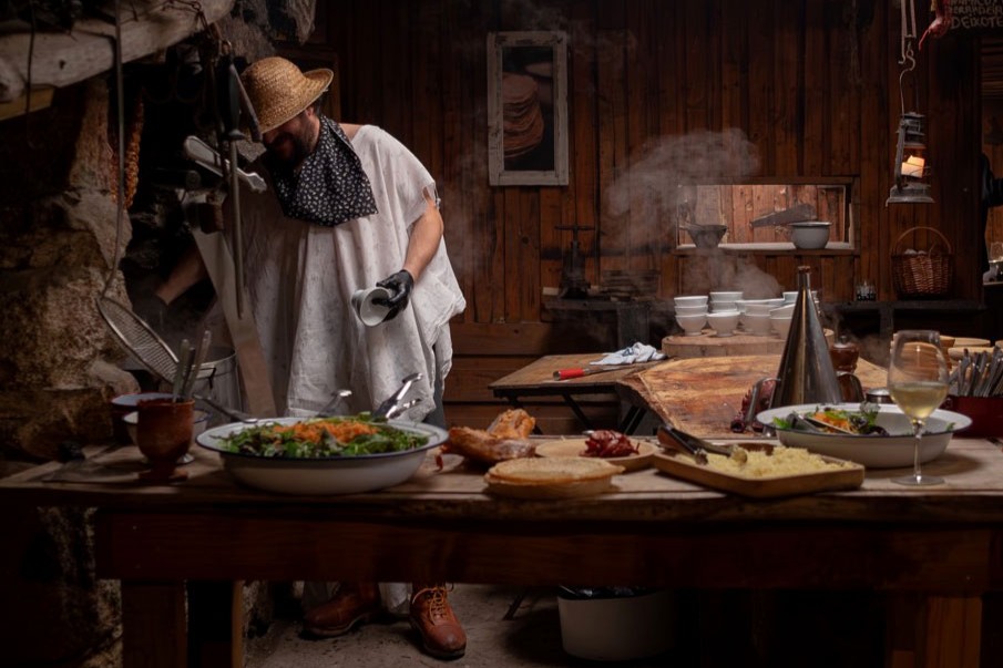 El centro de gravedad está en Teo, a un paso de Santiago de Compostela. Allí tienen 10 hectáreas de huerta certificada en ecológico