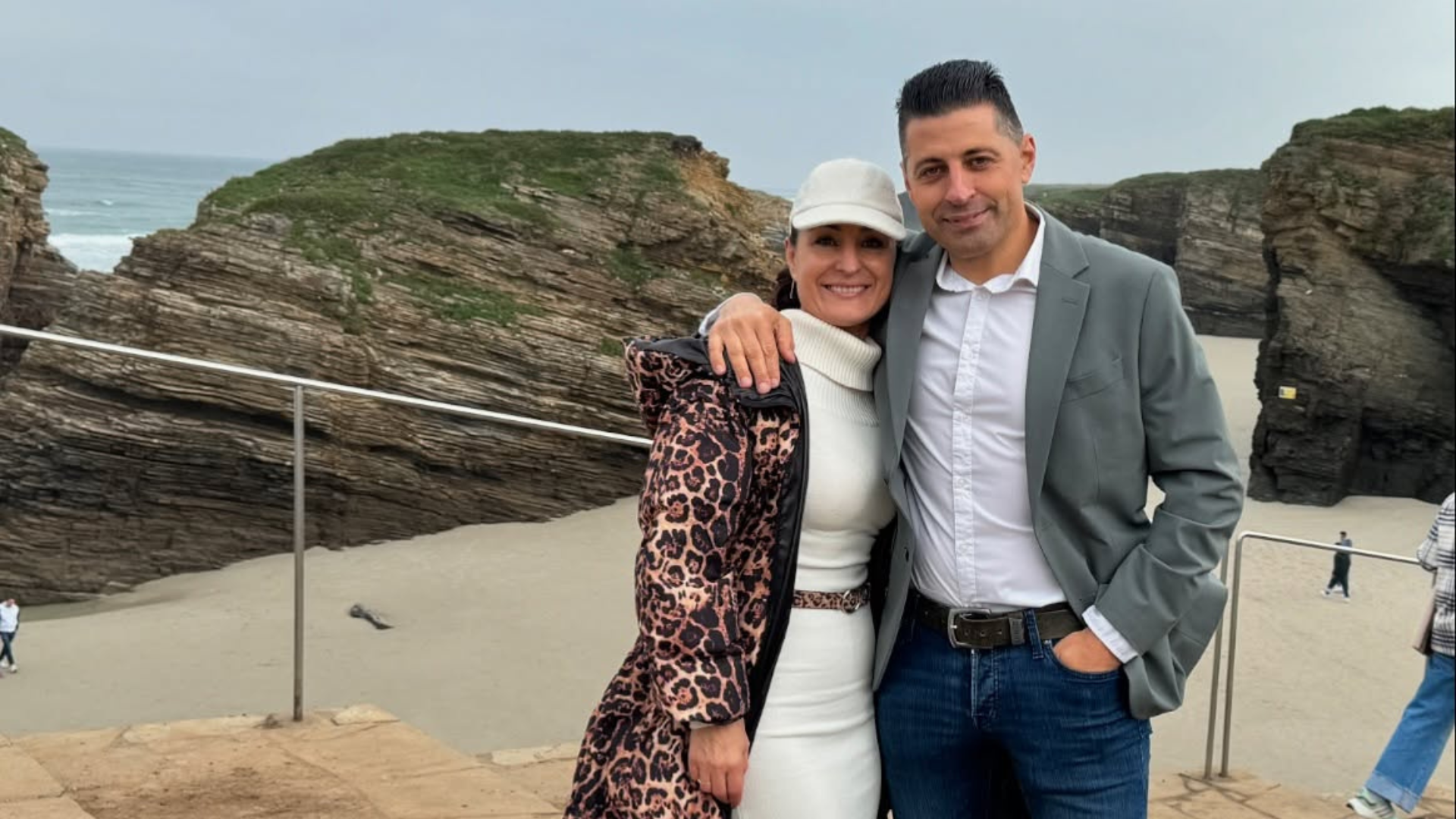 Andrés Díaz junto a Isabel Pregal | Facebook