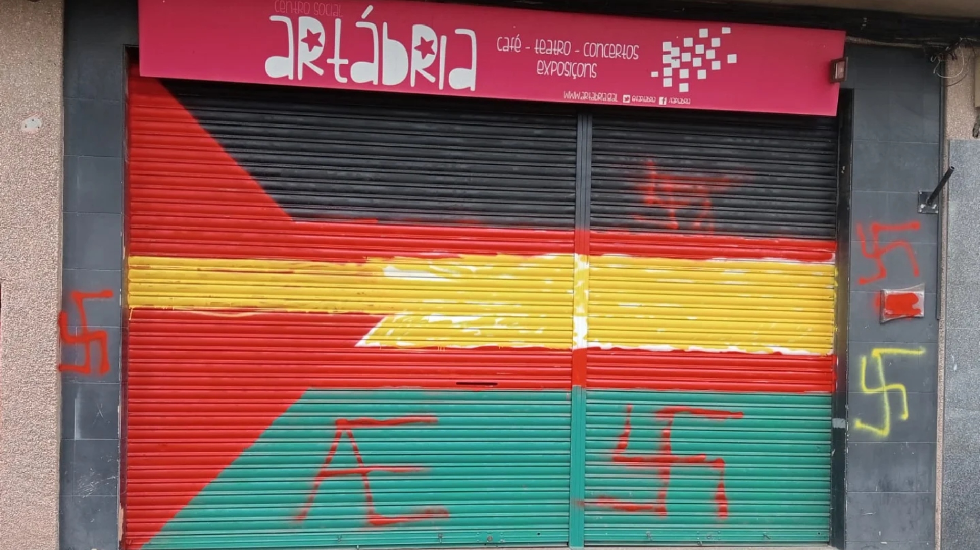 Centro Social Artábria vandalizado esvástica