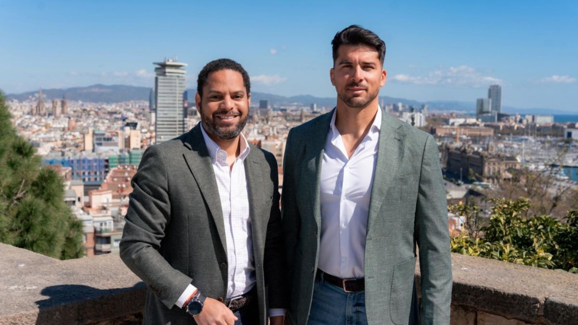 El medallista olímpico Cristian Toro, nuevo portavoz de Deportes de Vox, junto a Ignacio Garriga | VOX