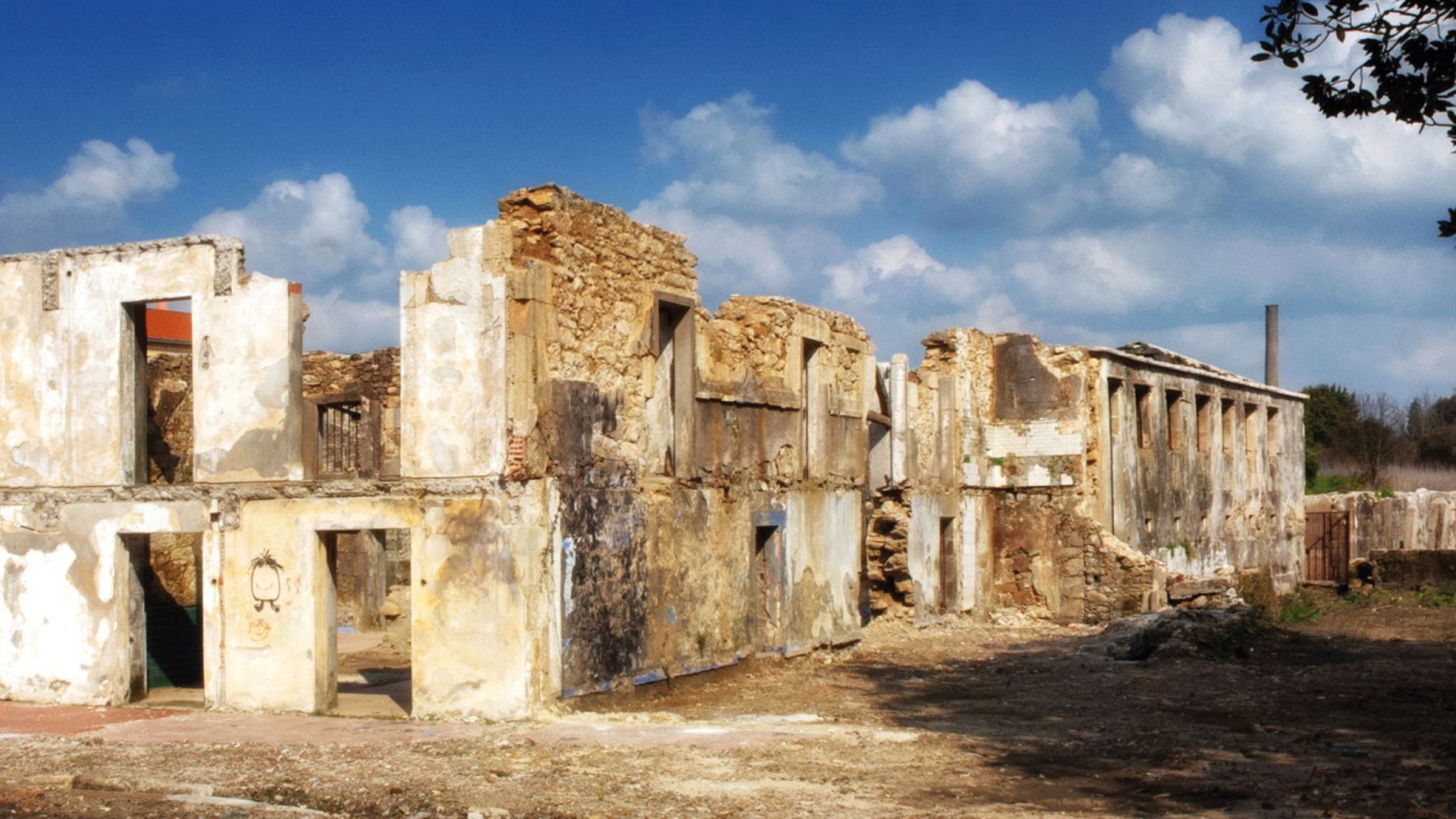 El complejo de la antigua Fábrica de Curtidos de A Chaínza, donde estaba proyectada la Factoría da Mocidade | TURISMO NOIA