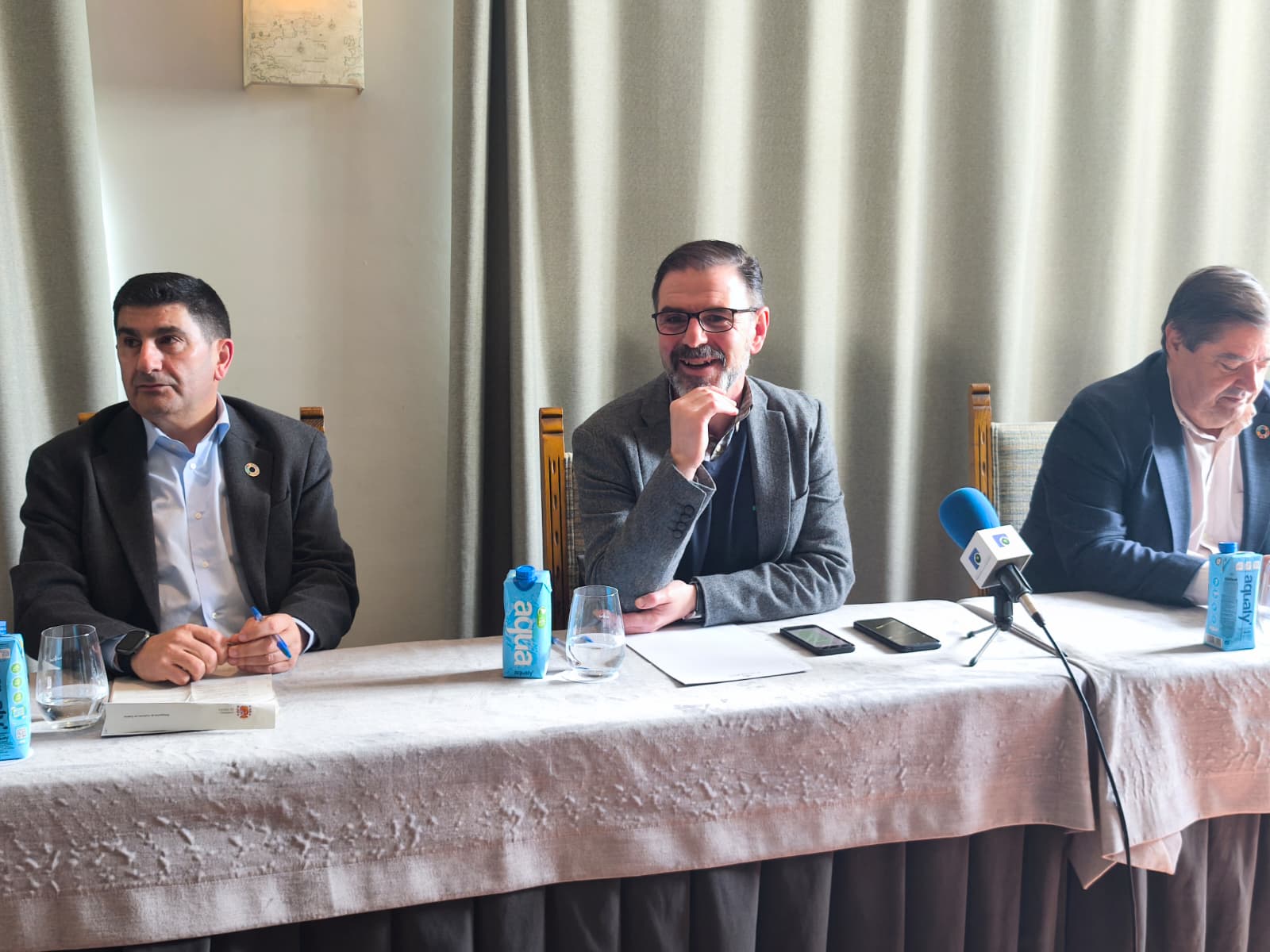 Ángel Mato, Pedro Blanco y Julio Abalde, durante la presentación del proyecto de la nueva comisaría en Ferrol.