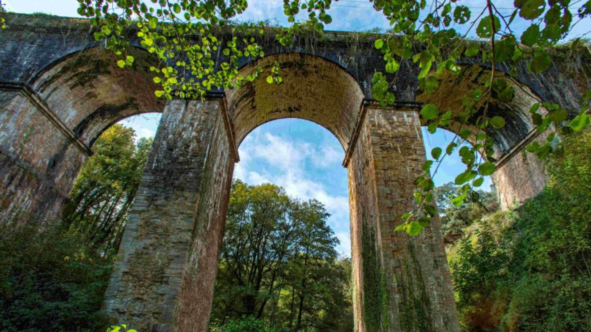 Puente de Cruzul, en Becerreá