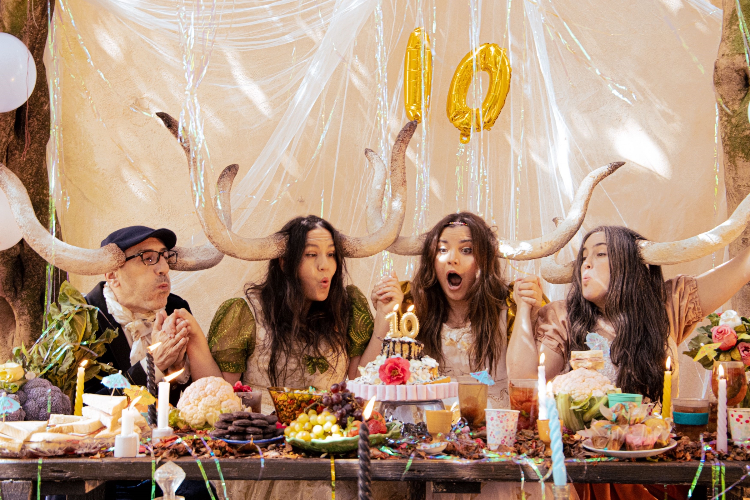 El grupo De Vacas celebra su décimo aniversario con el espectáculo “Vacanal Sinfónica”, que se representará el 7 de marzo a las 20.00 horas en el Pazo da Cultura de Carballo.