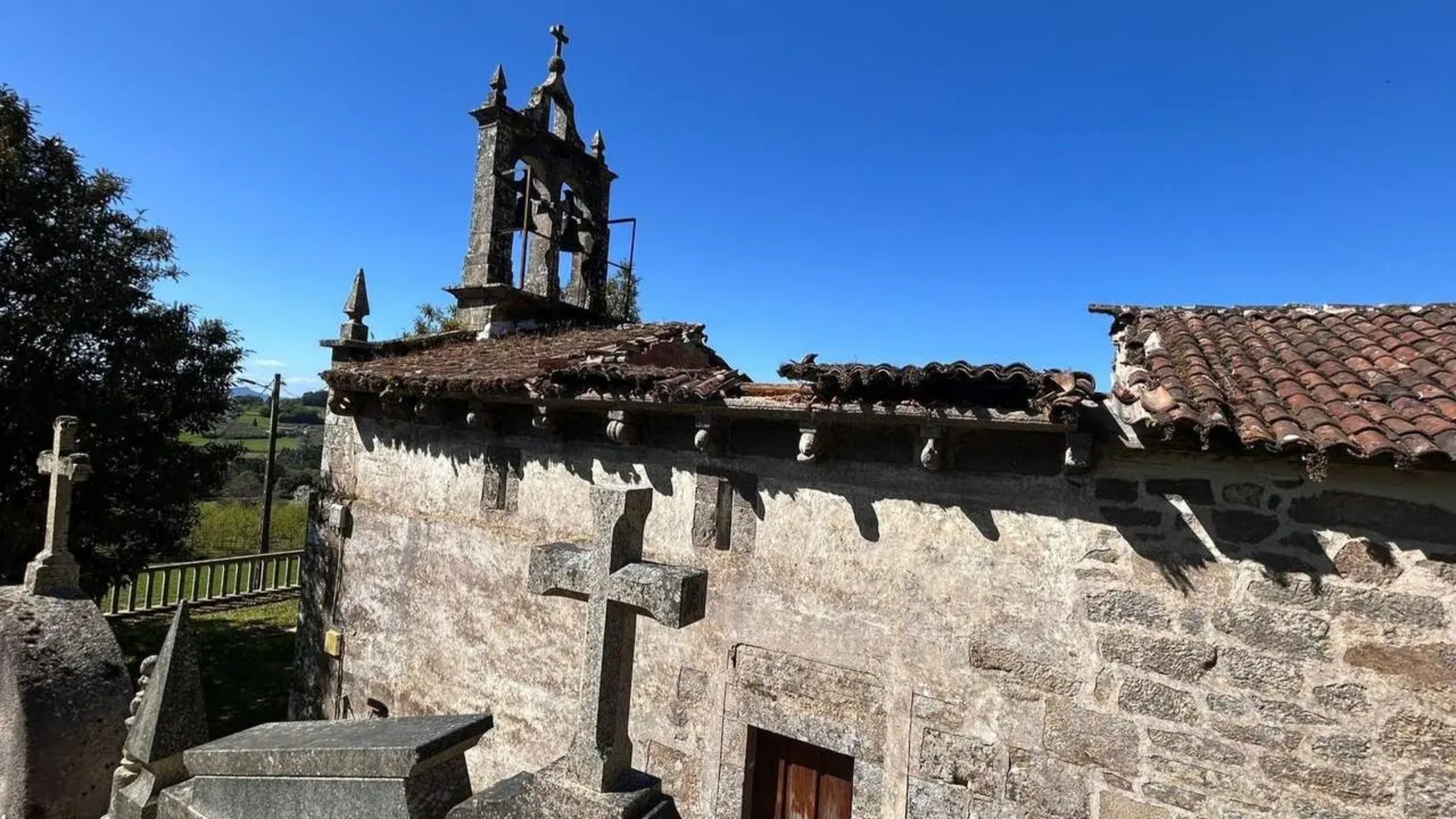 Iglesia románica Santa María de Carboeiro Silleda