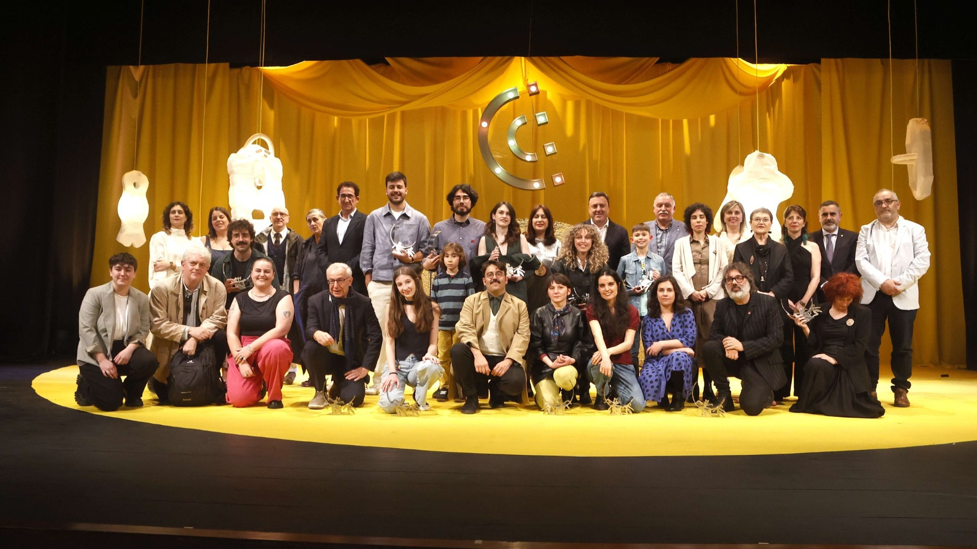 Os premiados da V Gala da Cultura tras recoller o galardón | Deputación da Coruña