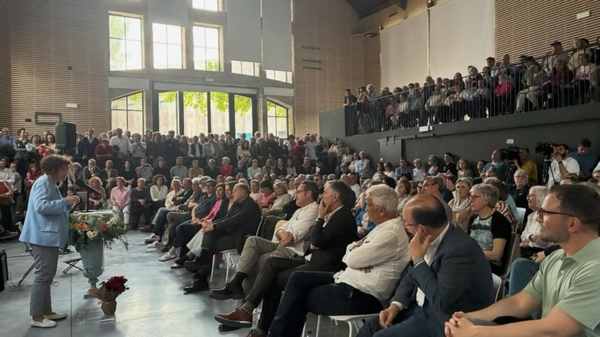 Goretti Sanmartín, alcaldesa de Santiago, durante su intervención en el homenaje a Álvaro García Ortiz | Concello de Santiago