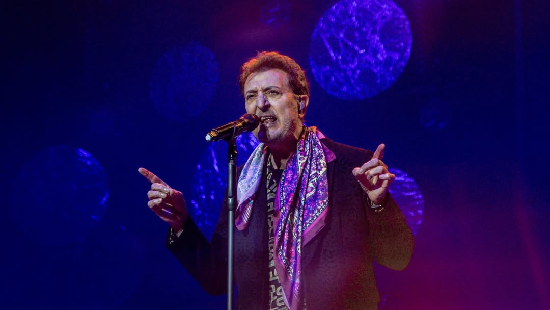 Manolo García, uno de los componentes de El Último de la Fila, en uno de sus conciertos | @MANOLOGARCIAYCIA