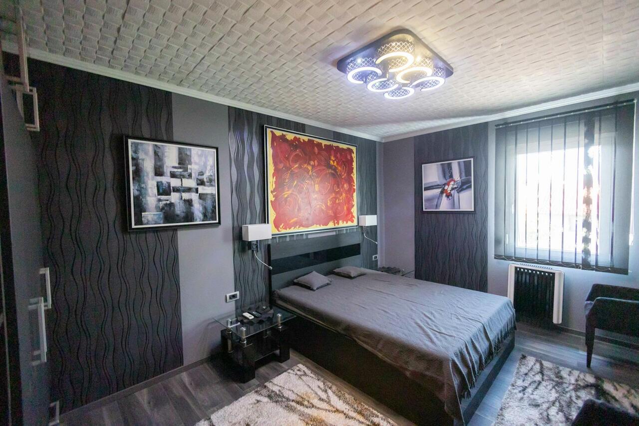 pexels-kristina-kino-2148655854-30211404