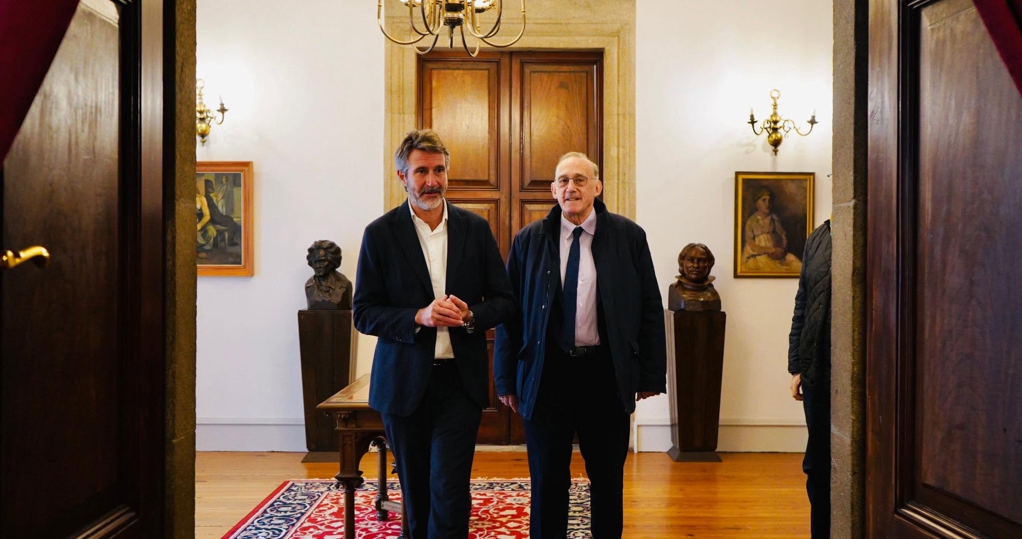 O alcalde, Alberto Varela, e o reitor da Universidade de Vigo, Manuel Reigosa | Concello de Vilagarcía