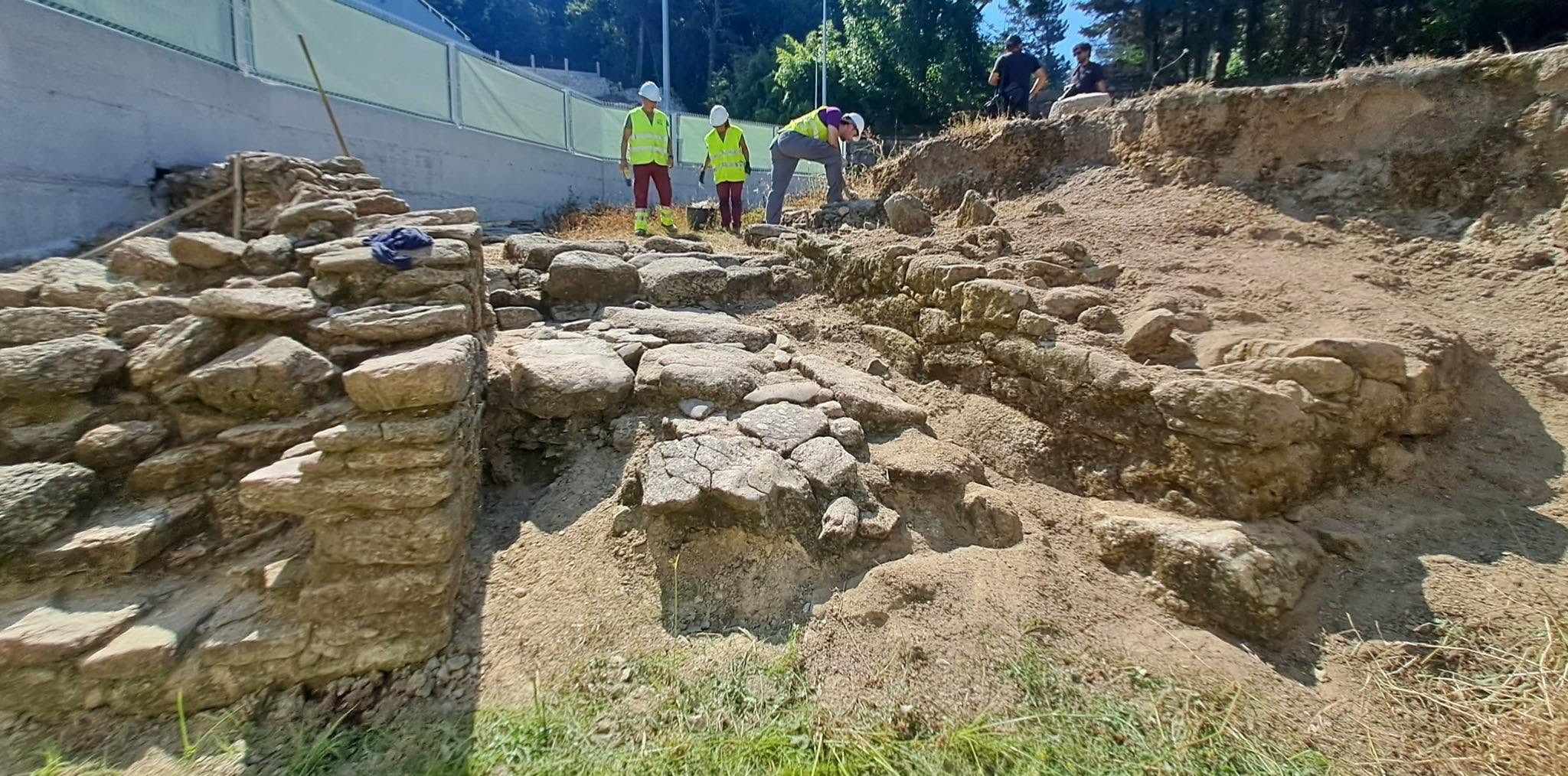 Restos romanos do Castro de Alobre | Concello de Vilagarcía