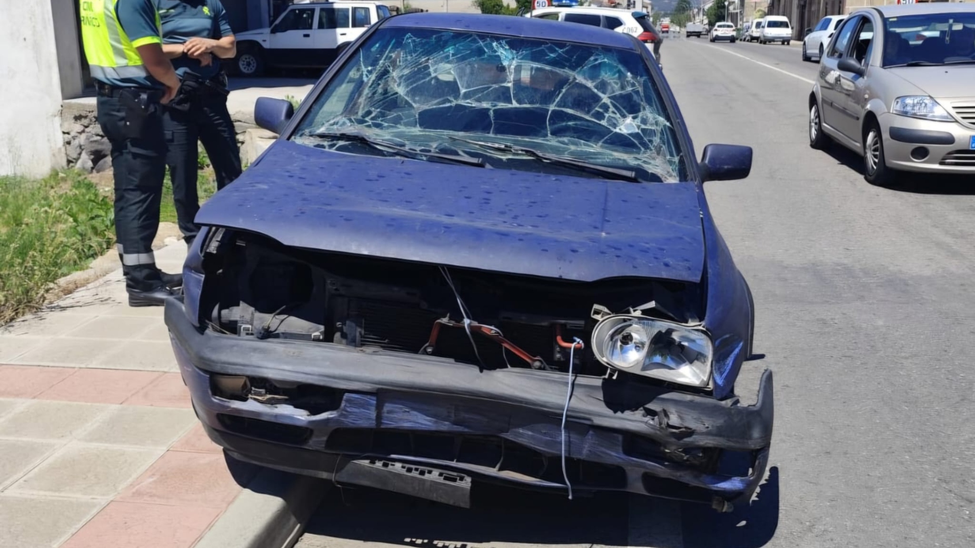 El vehículo contra el que colisionó la conductora que atropelló a un Guardia Civil y se dio a la fuga | GUARDIA CIVIL