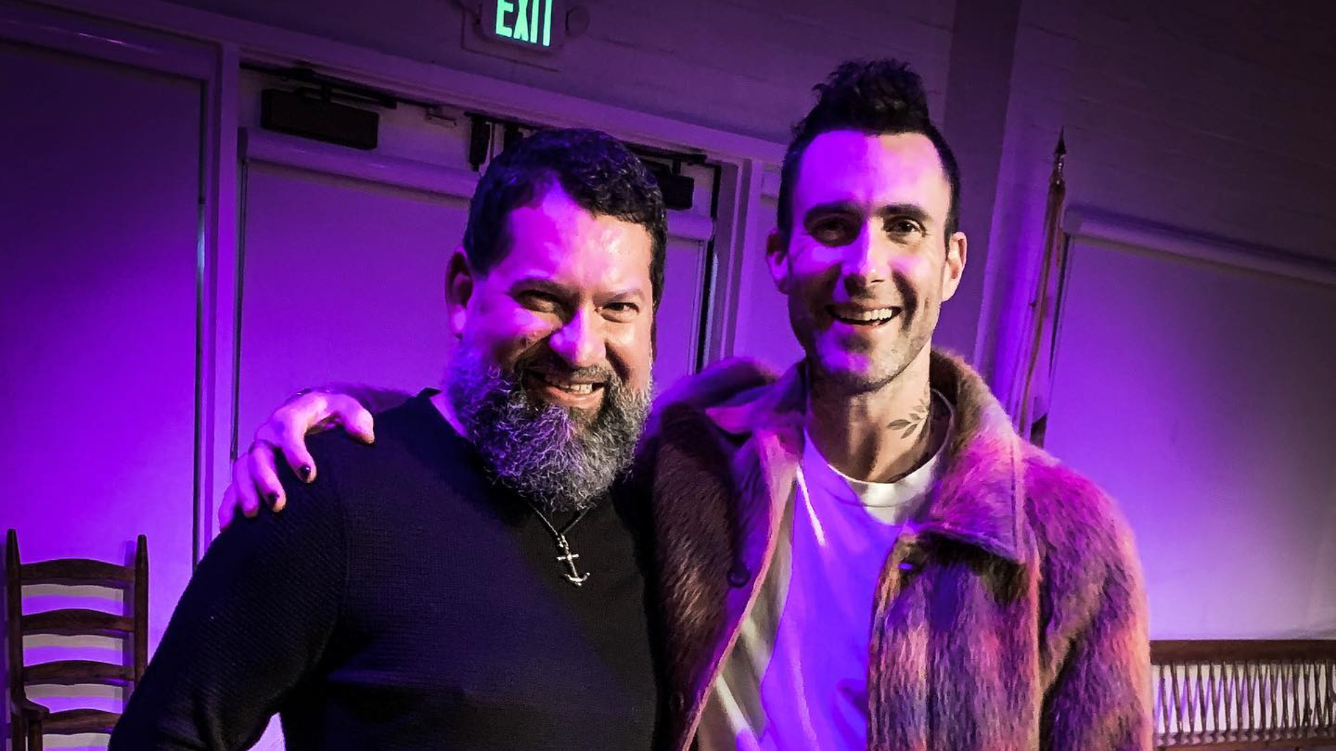 Adam Levine junto al guitarrista Carlos Calvo | Redes sociales