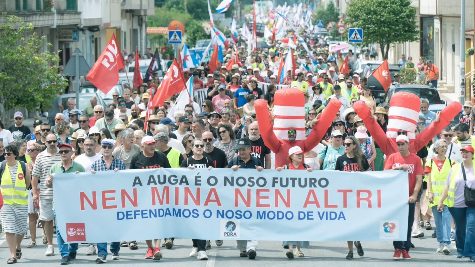 Imaxe de arquivo dunha manifestación contra Altri e a mina de Touro | PLATAFORMA ULLOA VIVA