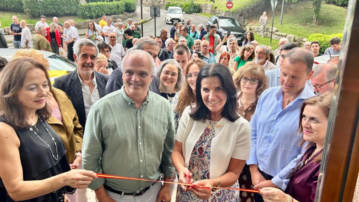 Imagen del acto de inauguración de la nueva sede de VOX en A Coruña | VOX
