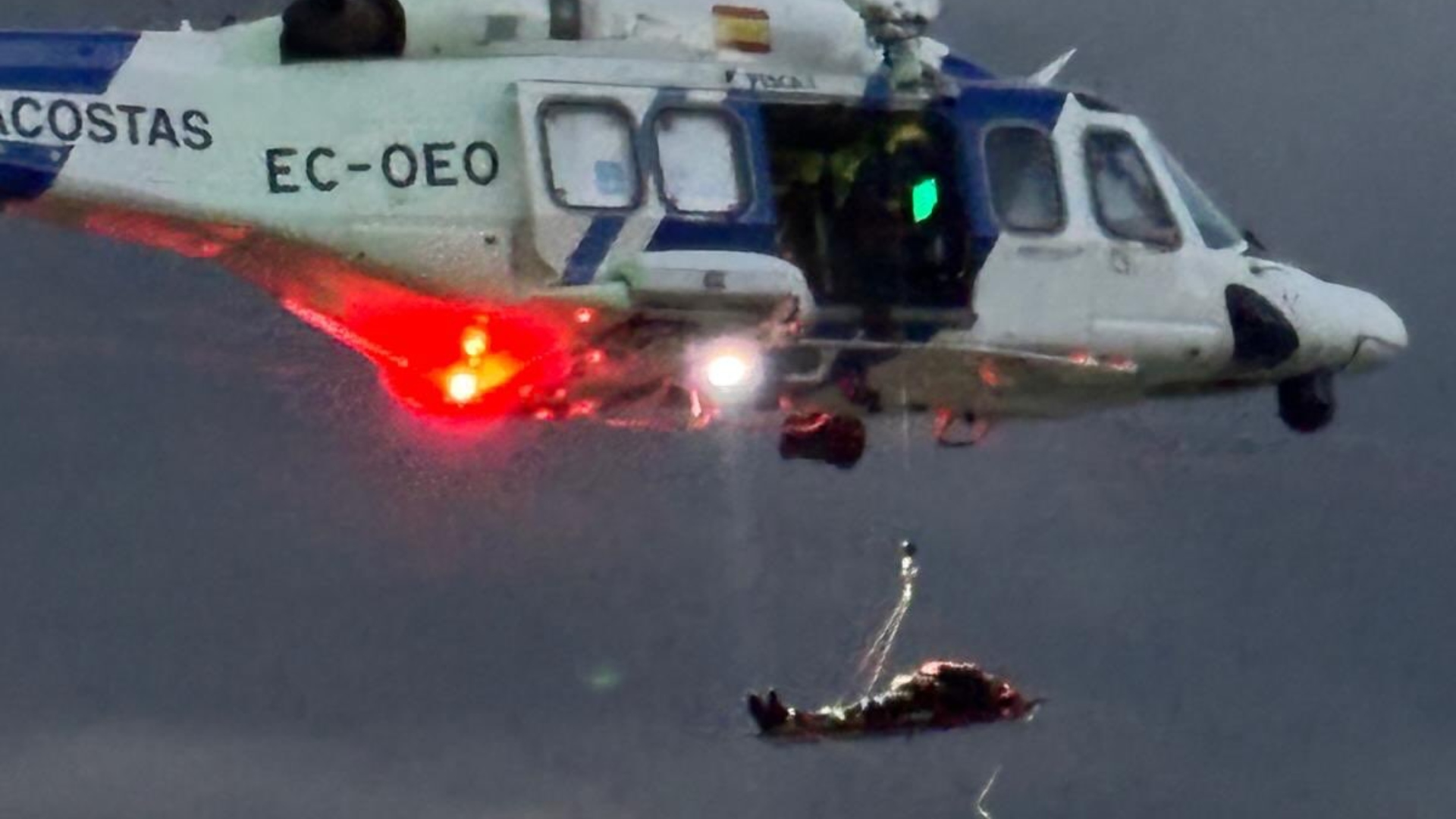 Gardacostas de Galicia evacuación helicóptero trabajador Islas Cíes