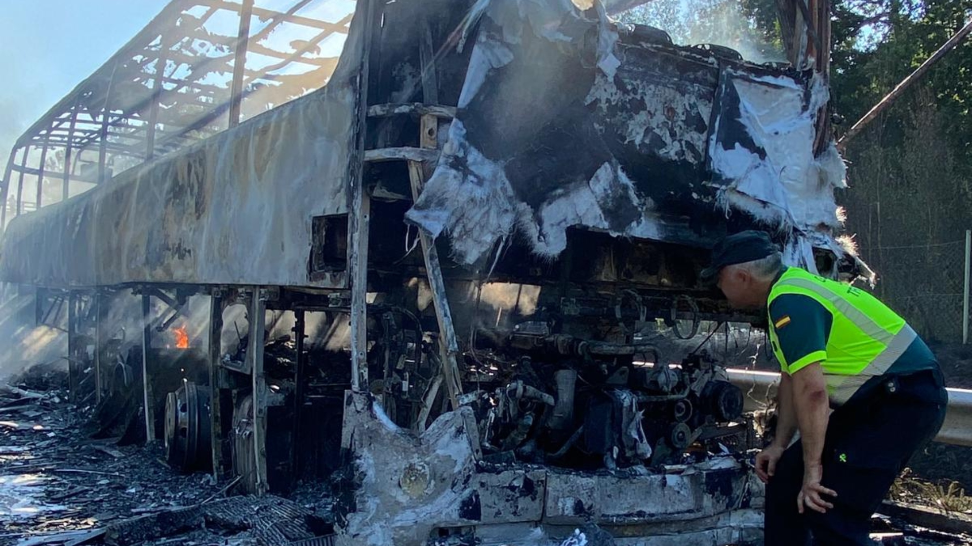 Incendio autobús pasajeros Ourense San Cristovo de Cea AG-53