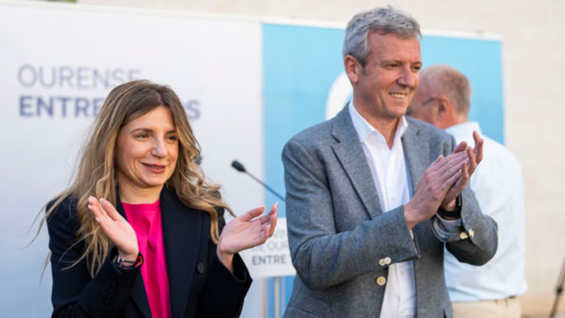 Imagen de archivo de Lara da Silva, portavoz del PP de Verín y candidata en 2023, junto al líder de los populares gallegos, Alfonso Rueda | PP DE OURENSE
