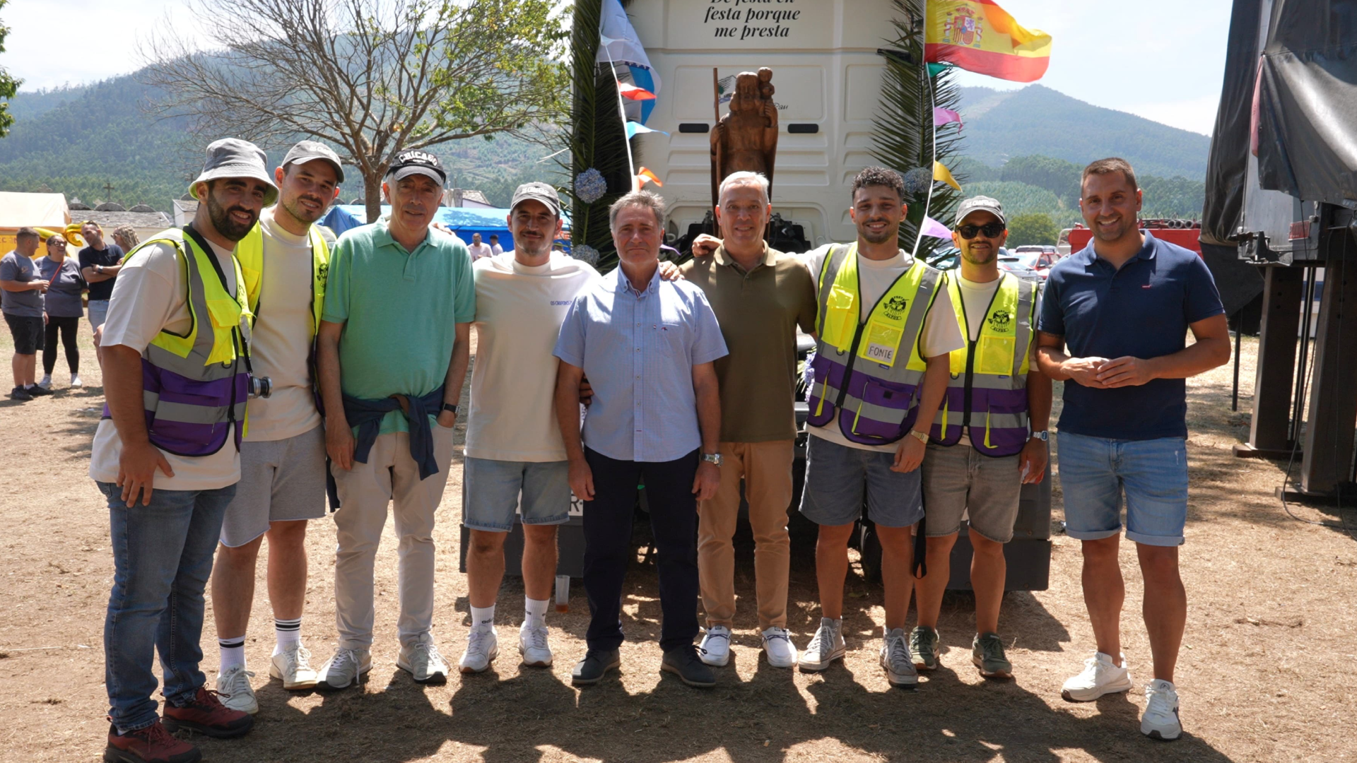 O Deputado de Medio Ambiente, Carlos López López, participou este domingo no Campo da Festa de San Pedro de Mor, en Alfoz, no 60 aniversario da Festa dos Choferes | Deputación de Lugo